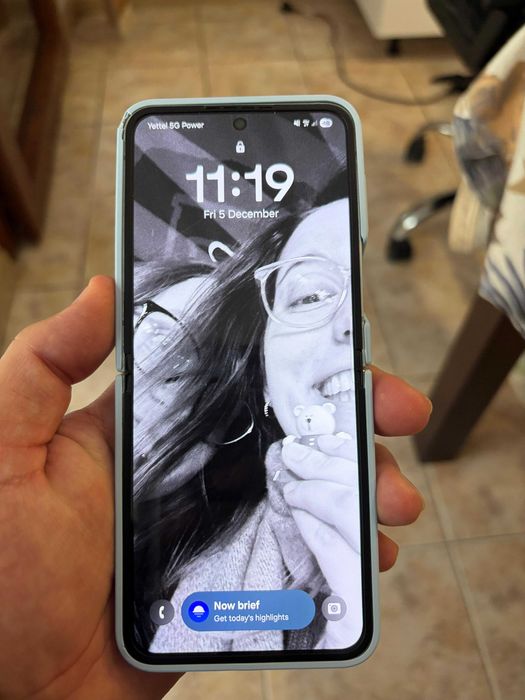 Samsung Galaxy Z Flip 6 512GB.