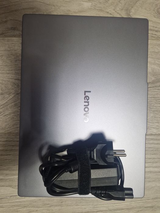 Laptop Lenovo Ideapad slim3