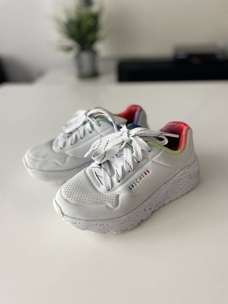 Adidasi Skechers nr 27