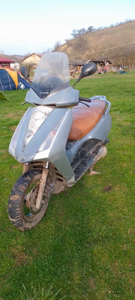 Vând sau schimb Honda 150cc 4t