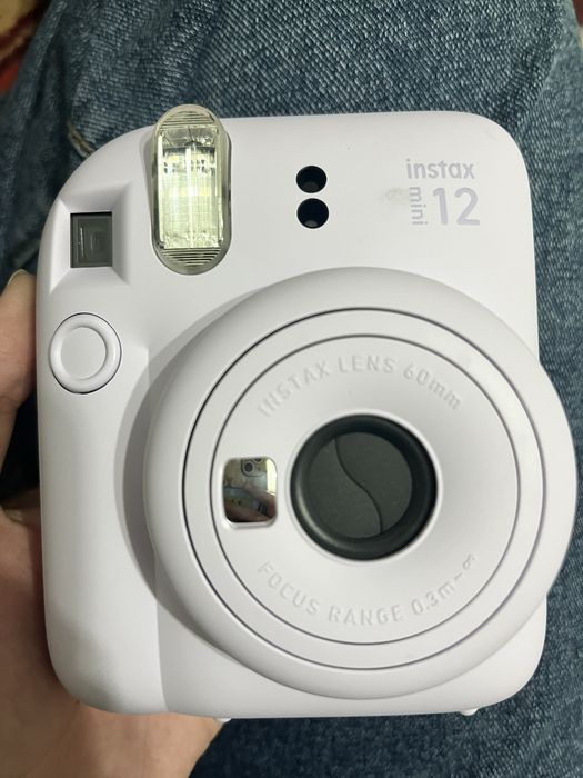 Instax mini12 (фотоаппарат мгновенной печати)