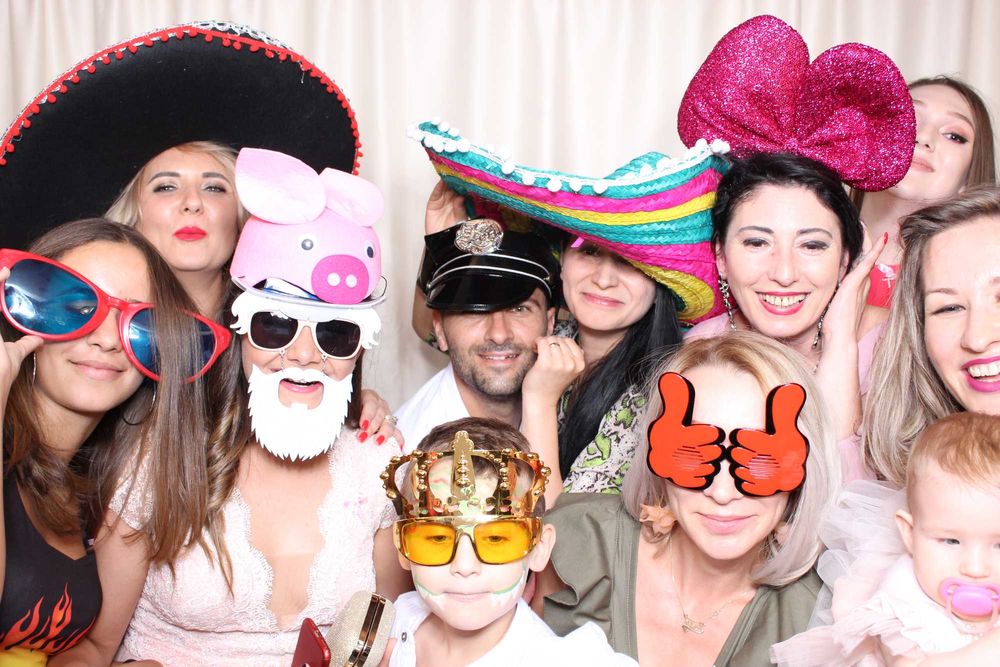 Cabina foto aniversare/Cabina foto pentru Botezul bebelusului/Nunta