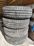 Продавам 4 броя гуми Michelin  225 75 16 C за бус  16 С за бус FIA