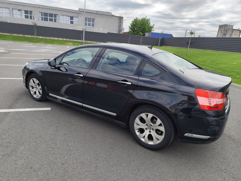 Citroen C5 2009  2.0 HDI
__Dotari:__
-geamuri electrice față și spa