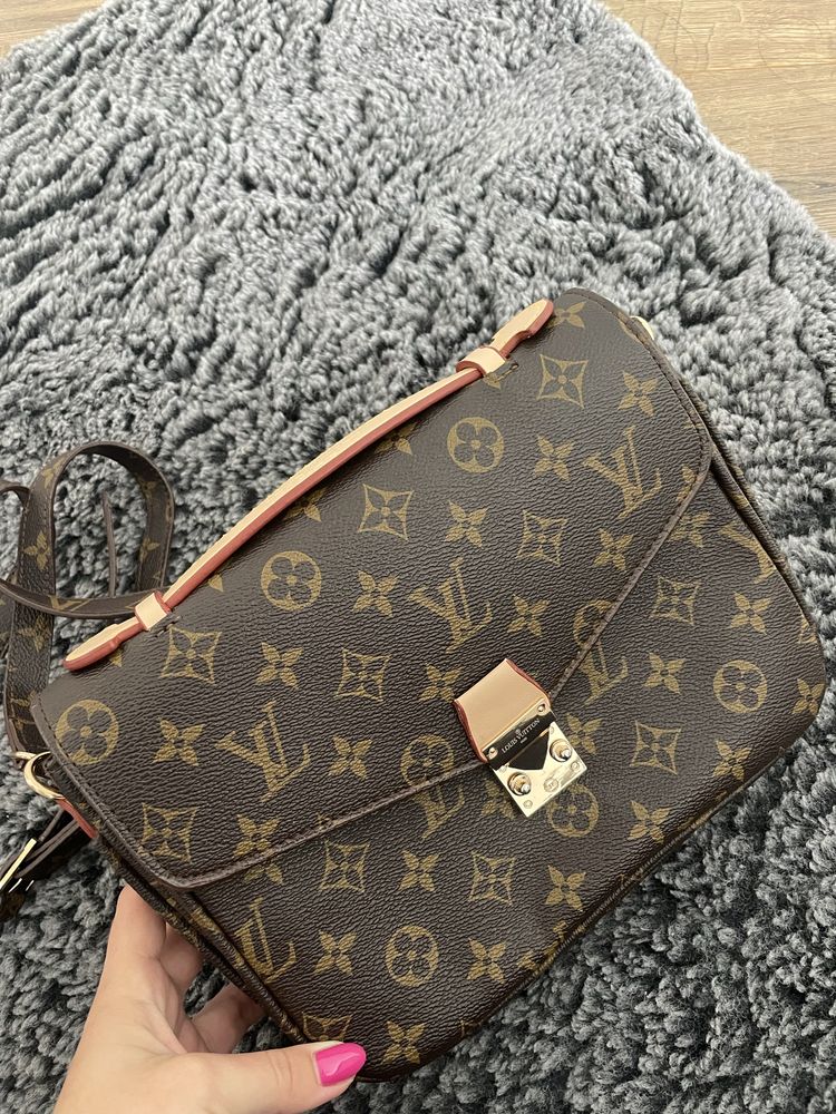 Чанта Louis Vuitton