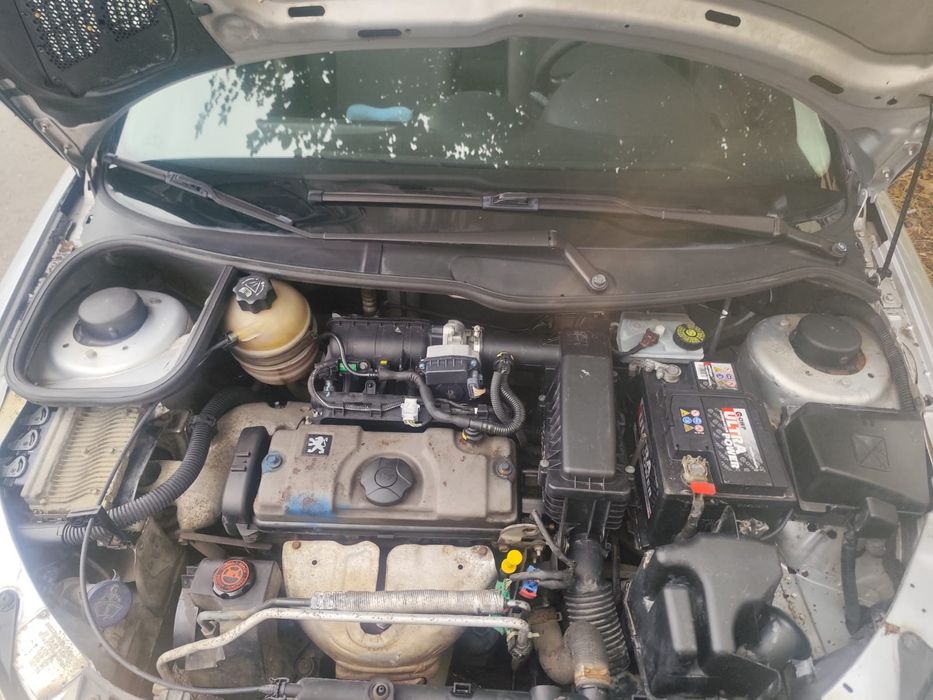 Vând Peugeot 206