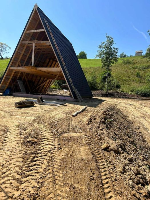 Cabana stil A Frame si casa din structura de lemn de vanzare