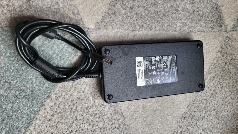 DELL Incarcator 240W  19.5V-12.3A  fuctional