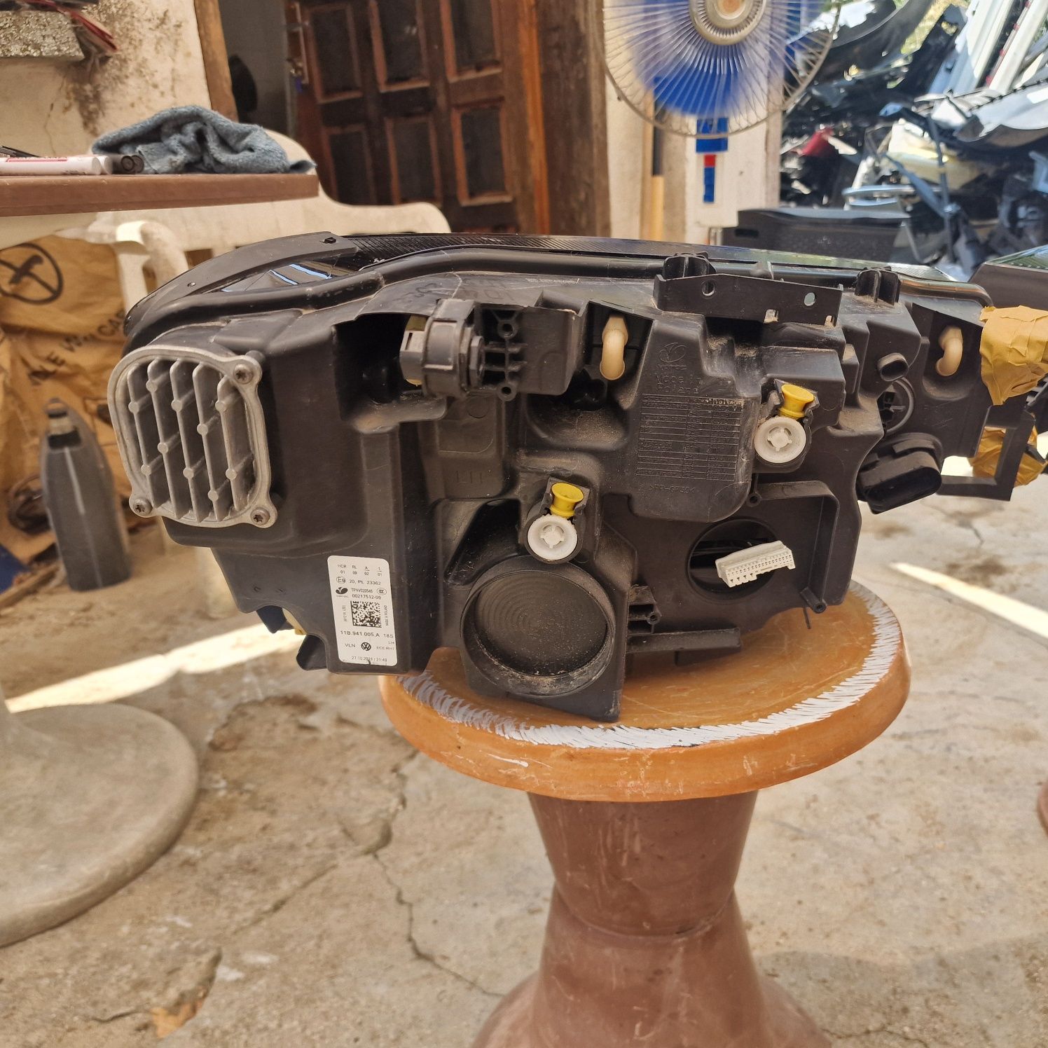 VW ID4 ID5  2022 ляв и десен фар