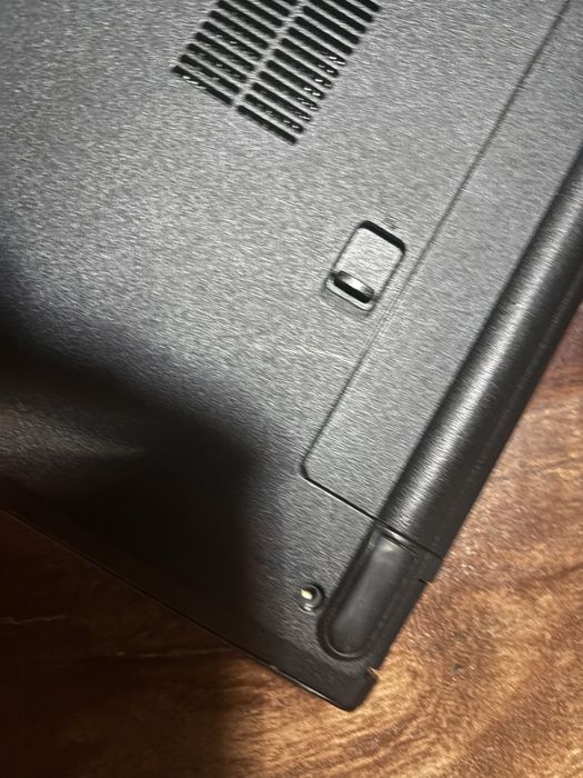 Dell Inspiron 3575, intel core i5, 8GB RAM, 256 GB SSD, AMD RADEON 2GB