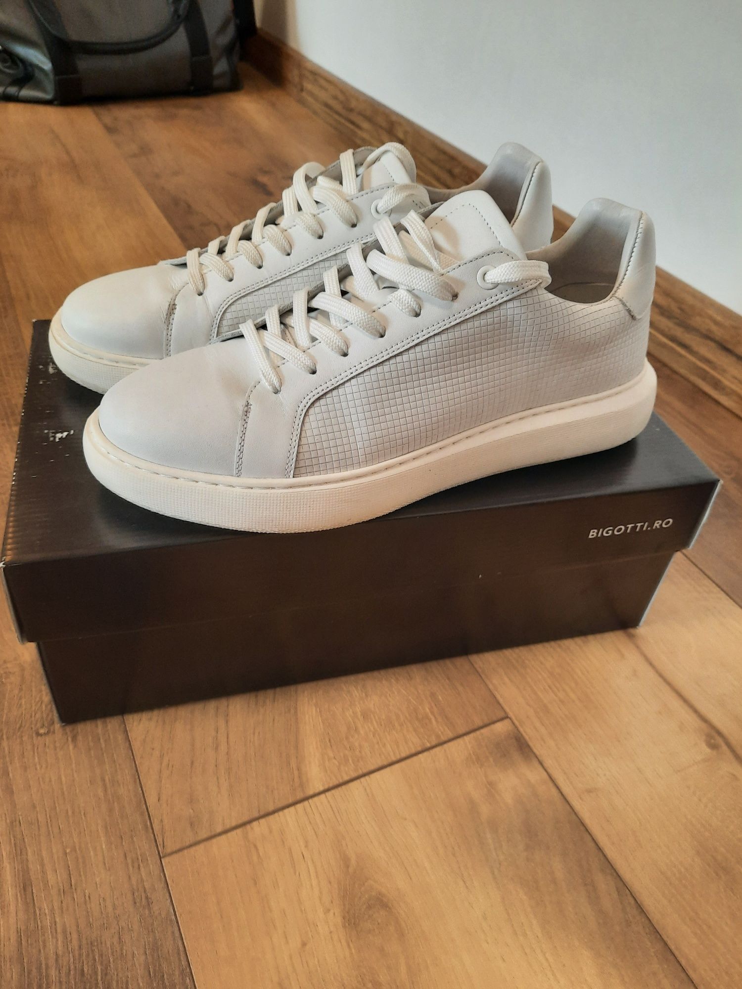 Pantofi casual, Bigotti, măsura 42