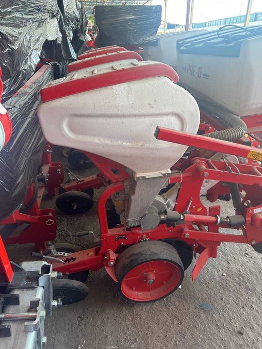 Сеялка пневматическая дисковая (6-рядная)