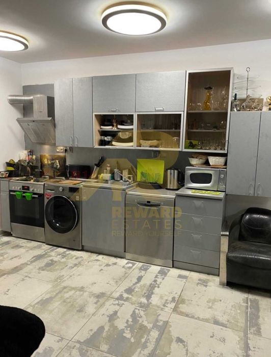 Продава се Двустаен апартамент в София, Център - 110 кв.м за 1682 €/кв.м - Снимка #2