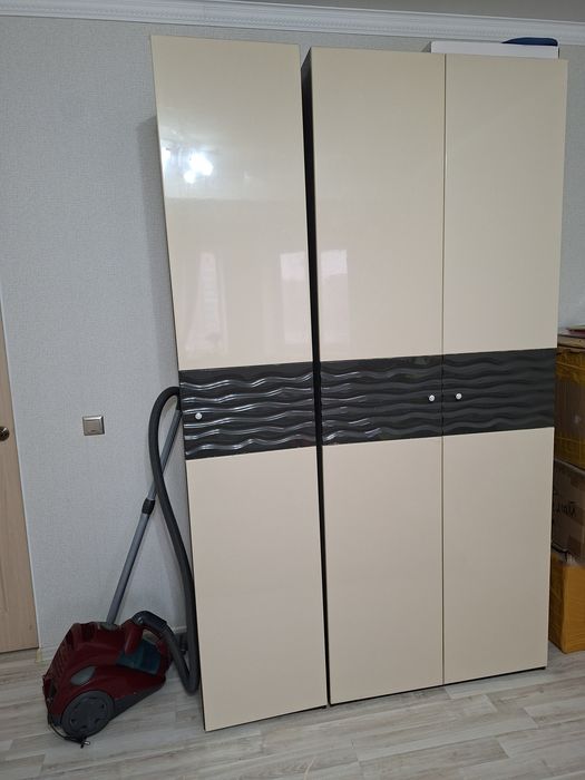 Продам спальный гарнитур