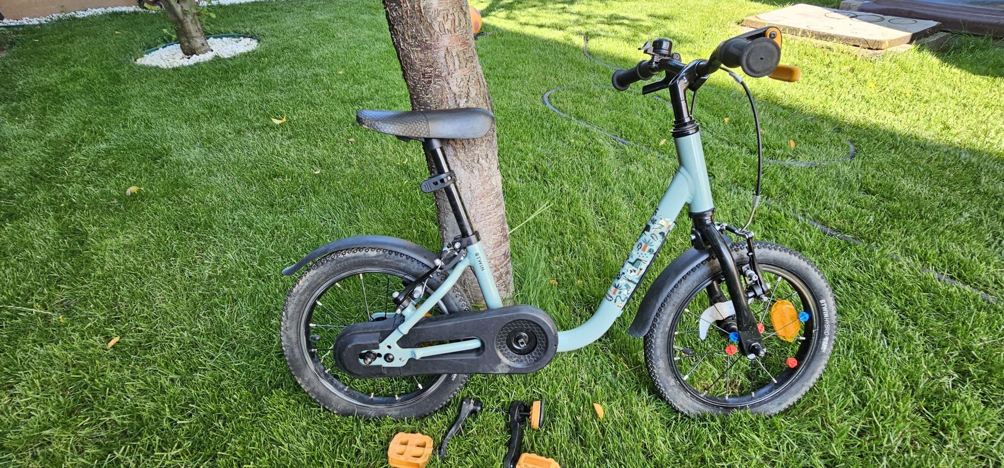Vand bicicleta copii 3-5 ani cu roti ajutatoare pentru invatat