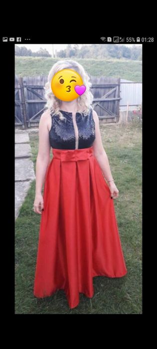 Vând rochie roșie deosebita!