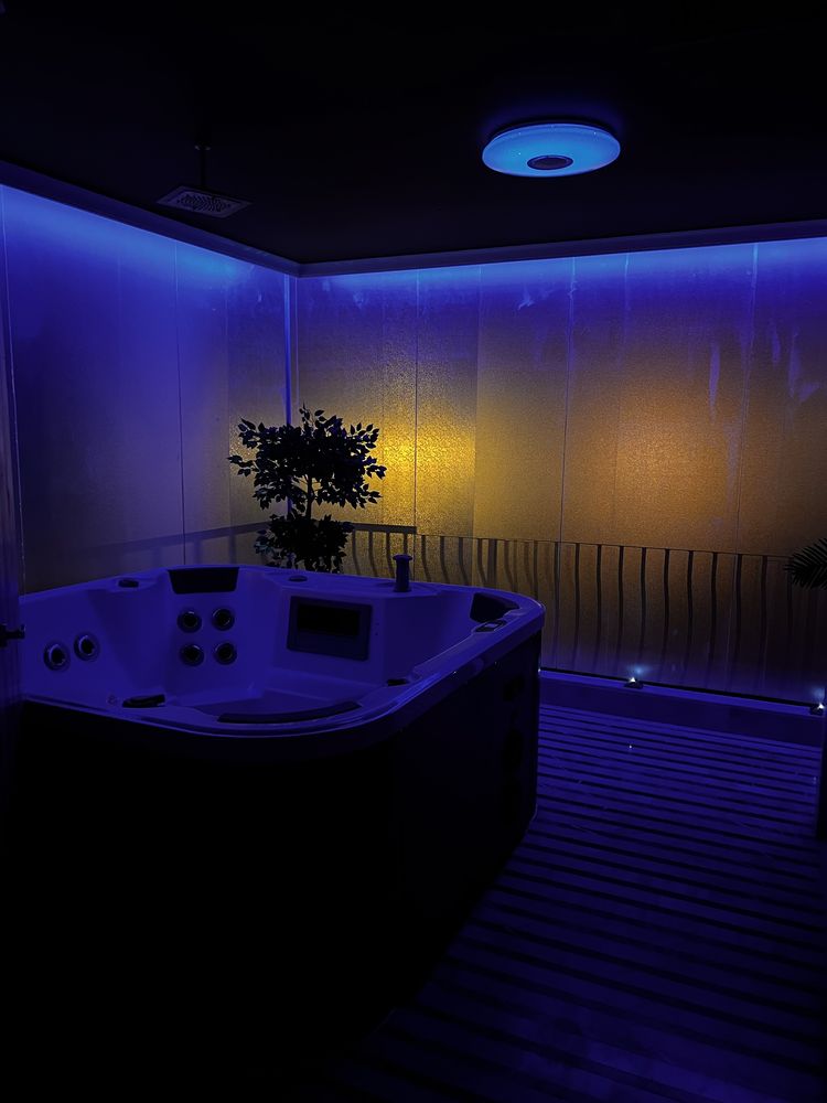 # VILĂ DE LUX # REGIM # Piscină Interioară # Jacuzzi #