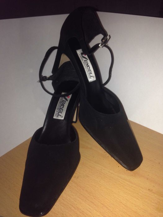 Женская обувь. Новая