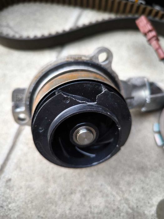 Комплект ангренажен ремък с водна помпа VAG