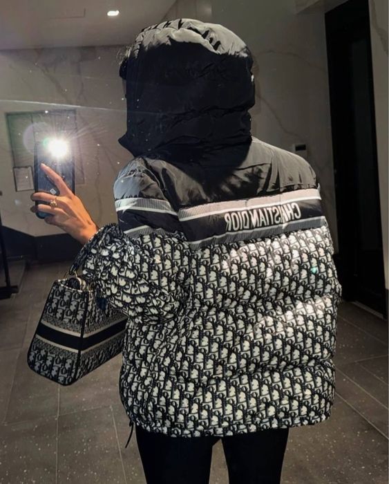 Куртка зимни новый купила за 35 продам за 20