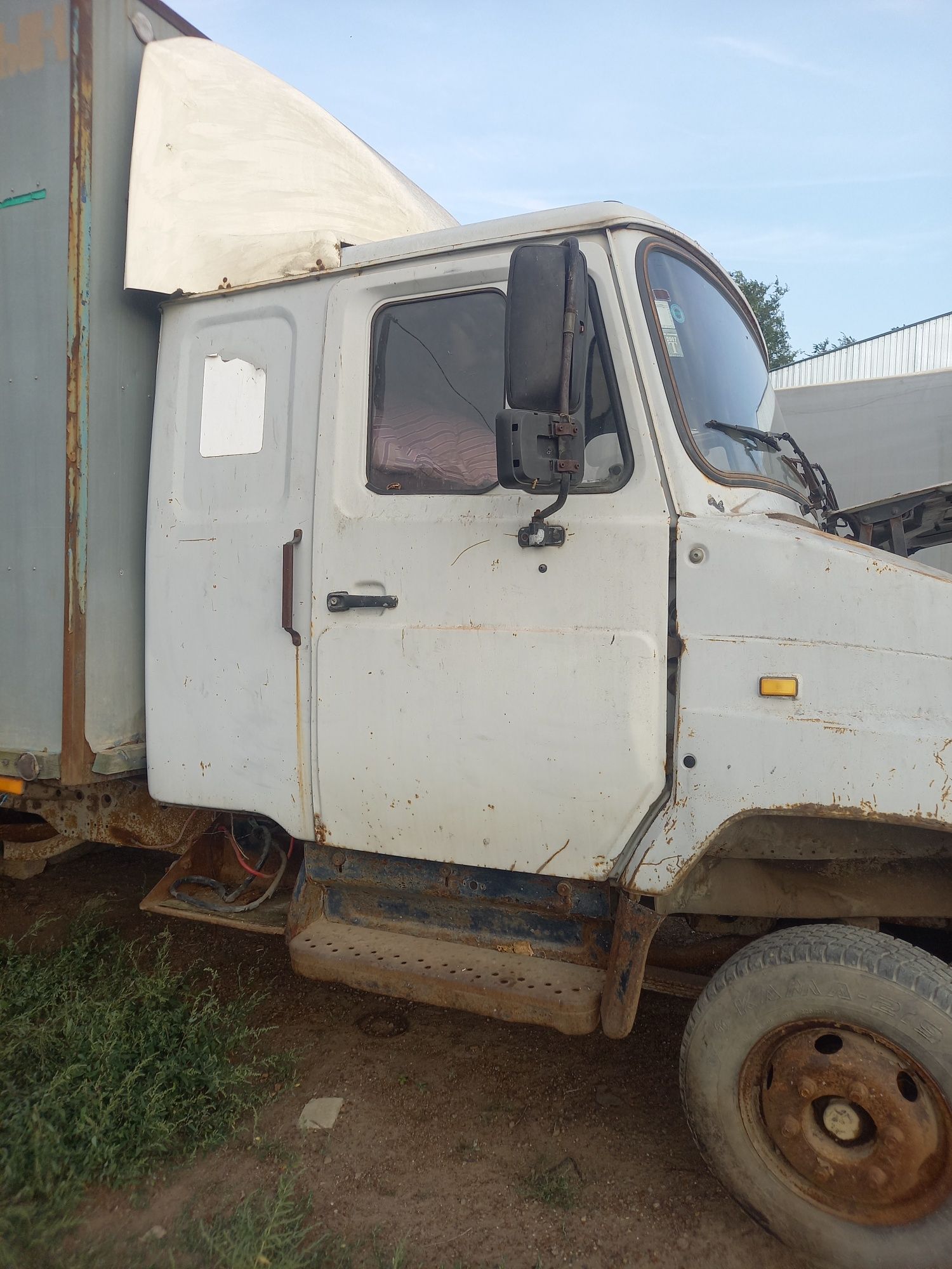 Продам двигатель турбо д-245. Сборе  с  коробкой.