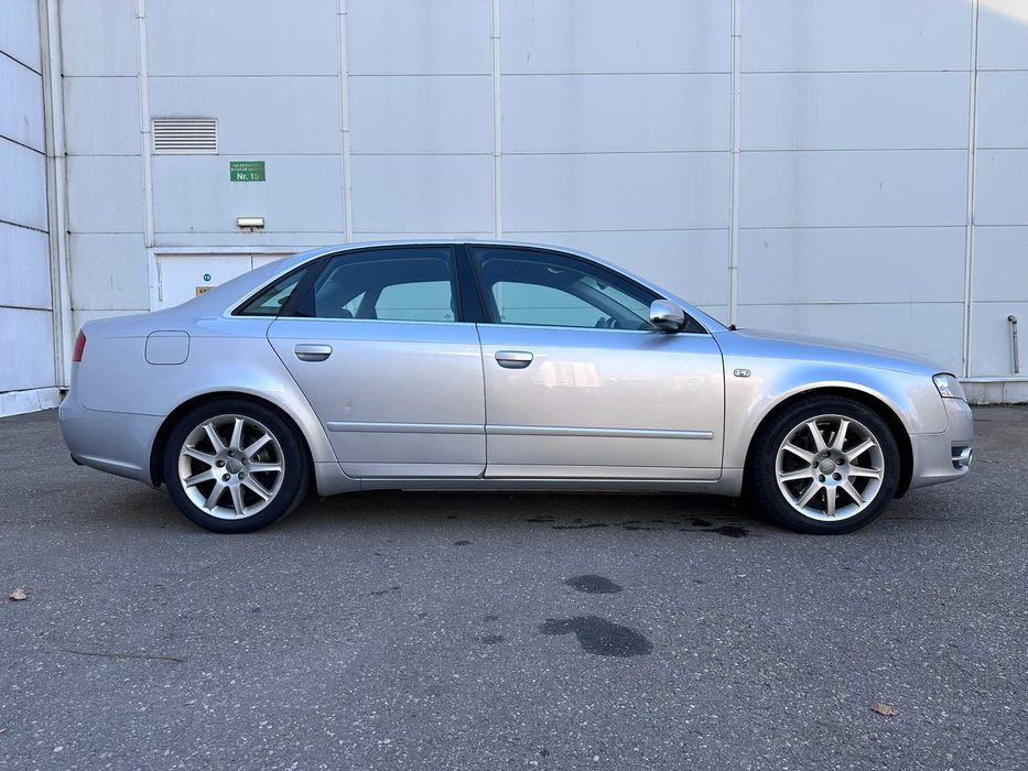 AUDI A4 Sedan 2005 • 2.0 T Quattro