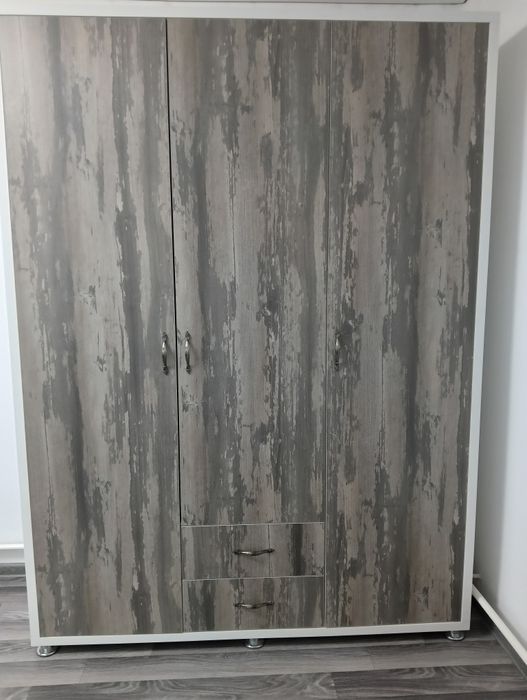 Шкаф плательный в идеальном состоянии