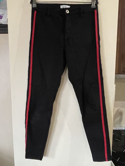 Лот дамски черни панталони Bershka