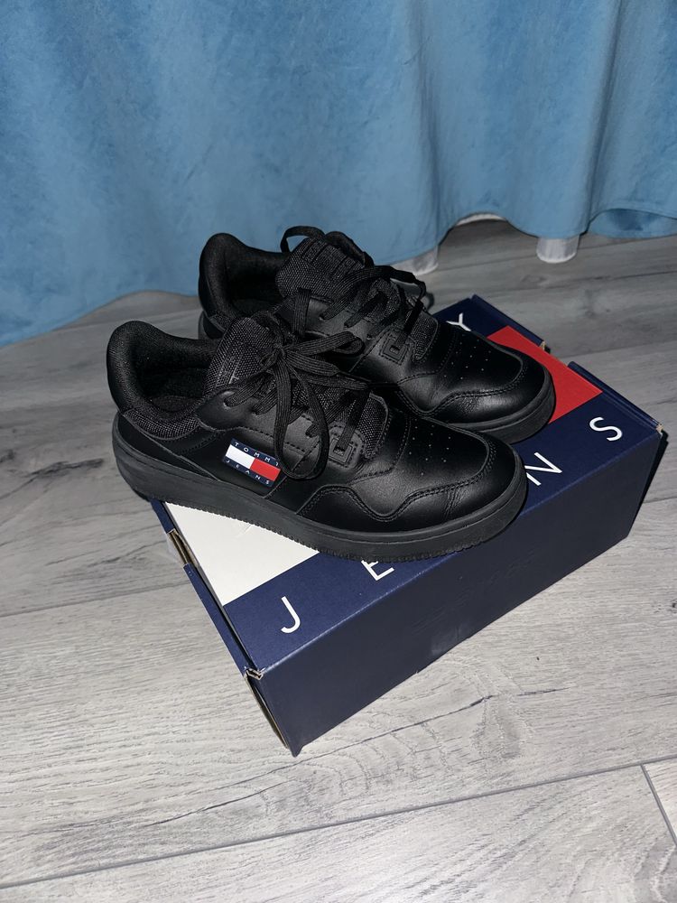 Adidasi Tommy Jeans