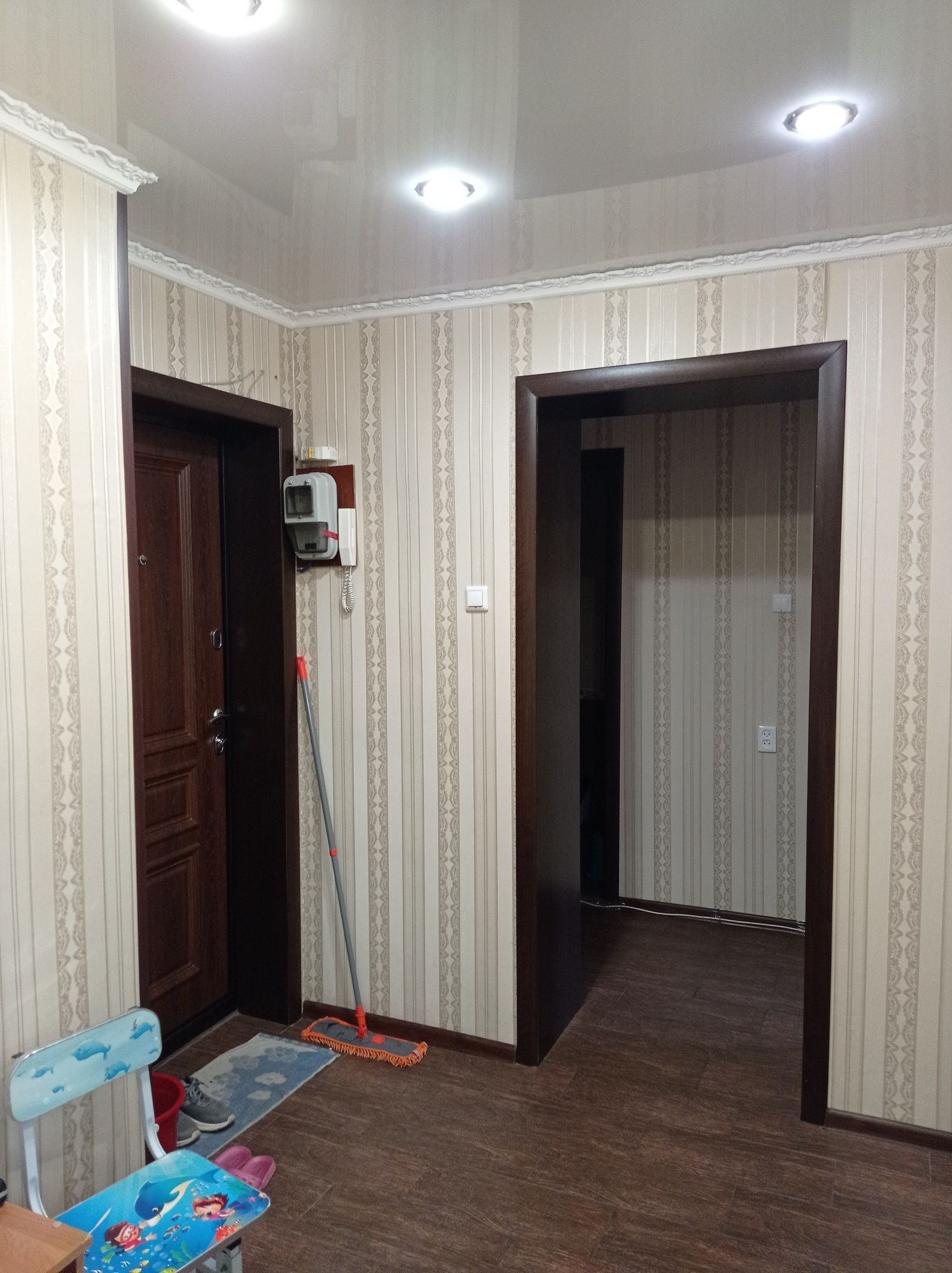 Продам 2-хкомнатную квартиру на 19 мкр