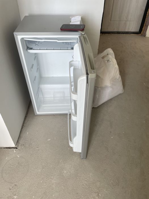 Холодильник в отличном состоянии . Пользовались недолго.