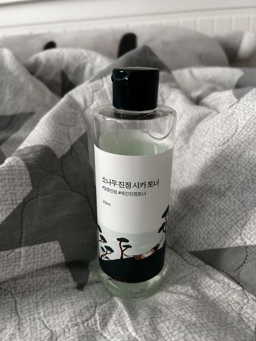 тонер от round lab, pine soothing cica