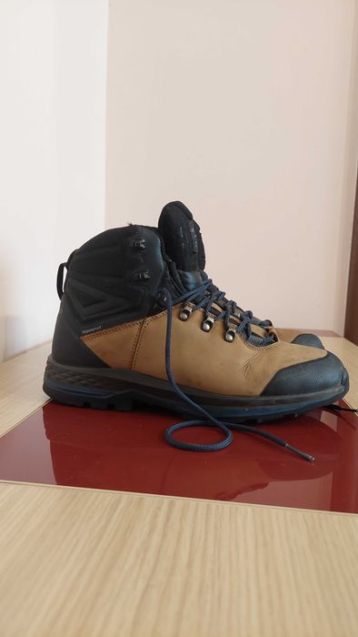 Bocanci Forclaz Trekking MT100 Înalți din piele Impermeabili