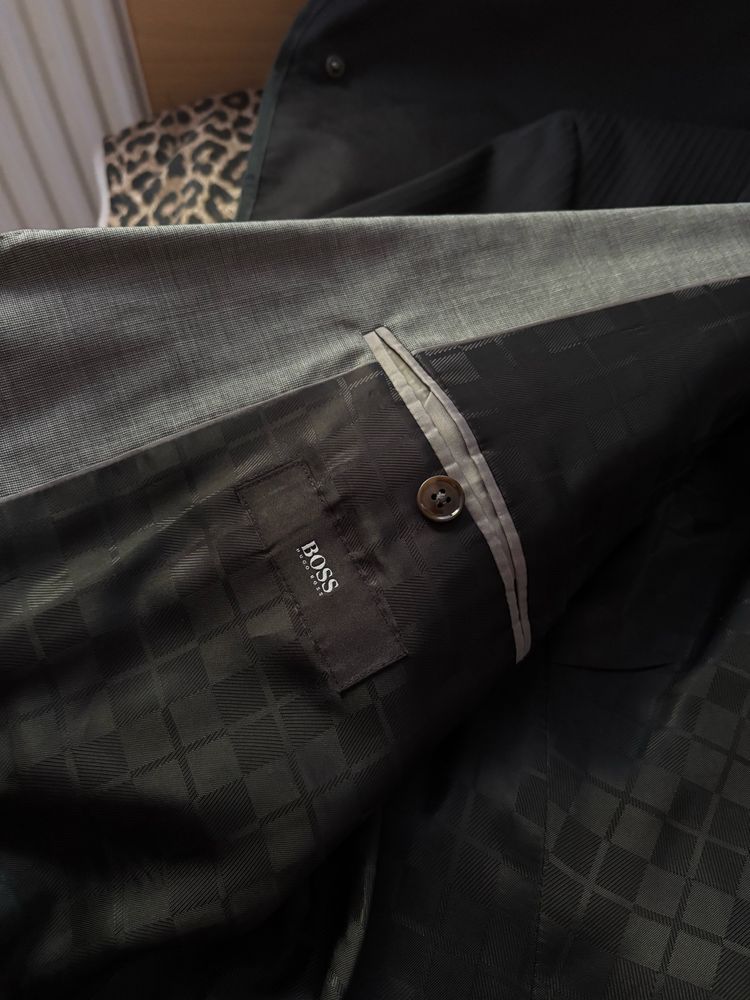 HUGO BOSS Цял костюм и сако