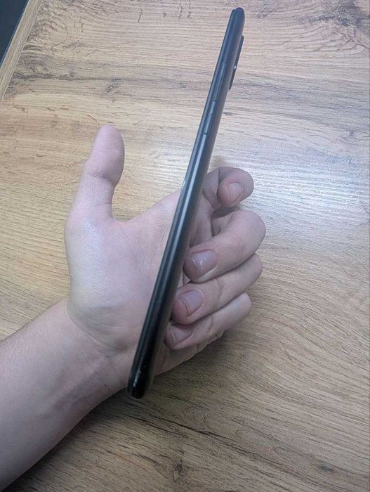 продаётся телефон xiaomi mi max 3