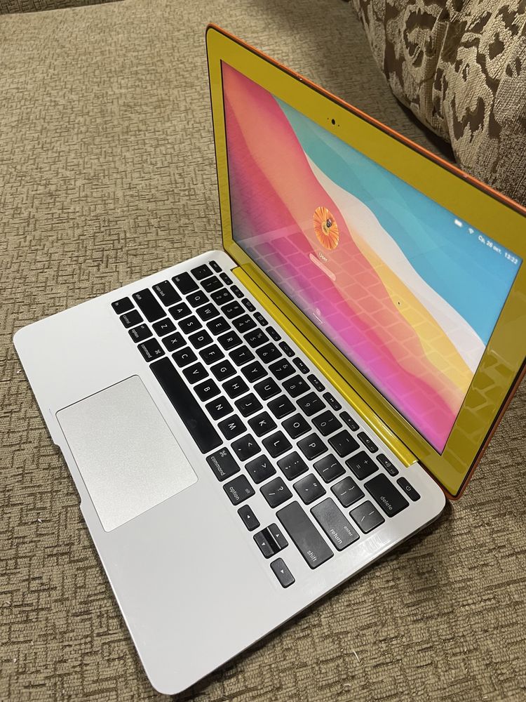 Продам MacBook air mid 2013