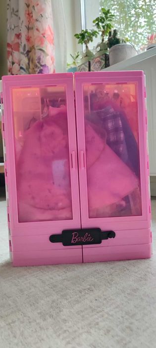 Dressing/dulap Barbie cu