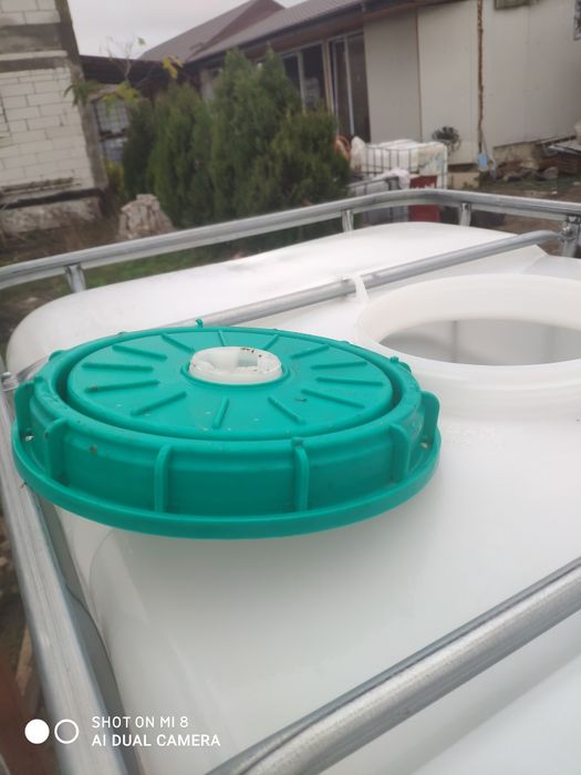 Mini-cuburi 600 l albe negre curate igienizate corbu cta transport cco