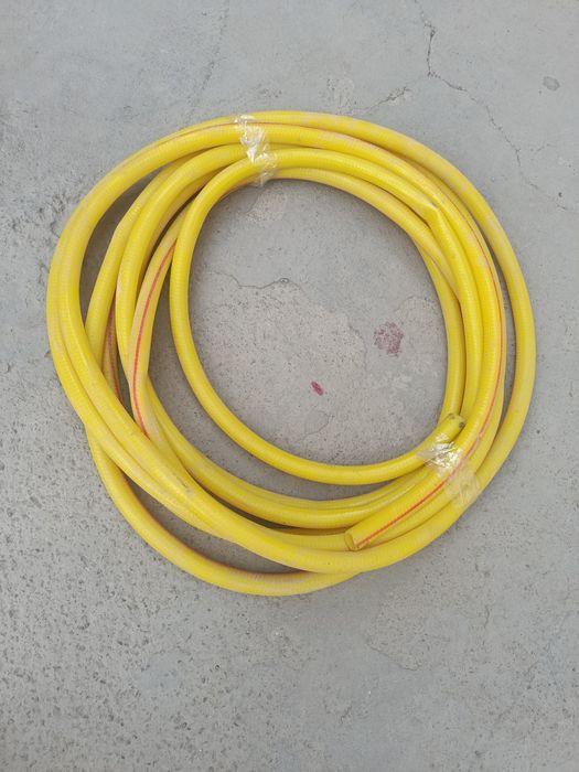 Продам шланг в идеальном состоянии диаметр 25 мм длина 15 метров.