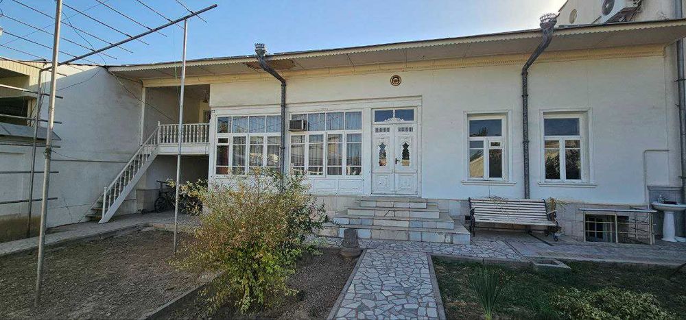 Братские Moгилы 5 sotokli hovli sotiladi, or-tir Yakkasaroy masjid.