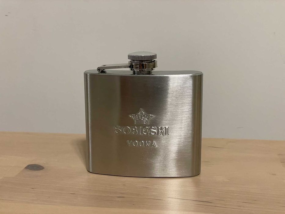 Джобна манерка от неръждаема стомана 150мл - чисто нова