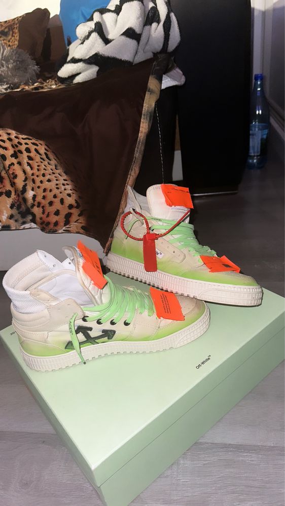 Off White court 3.0 Spray Green