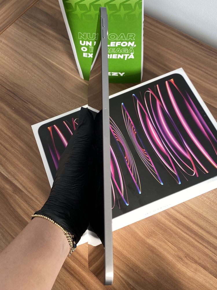 iPad pro 11-inch (4th-generation) / 128 GB / Space gray / Foarte bun