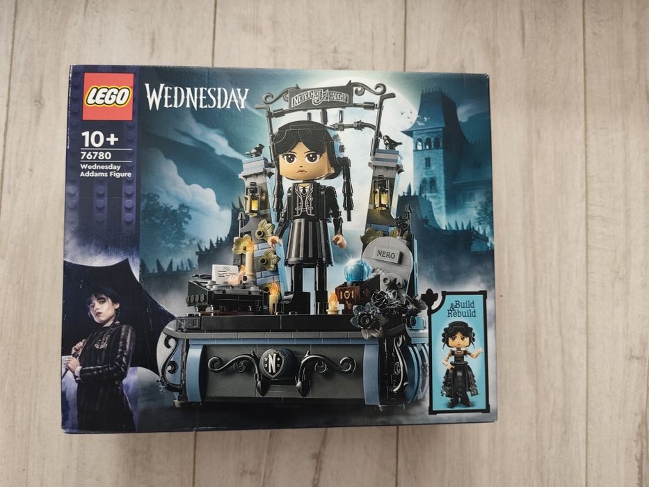 LEGO Wednesday: Figurina Wednesday Addams 76780, 10 ani+, 702 piese
