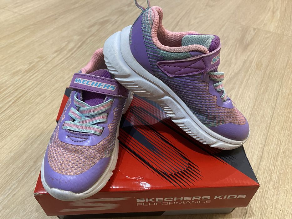Adidasi Skechers, marime 25, stare buna