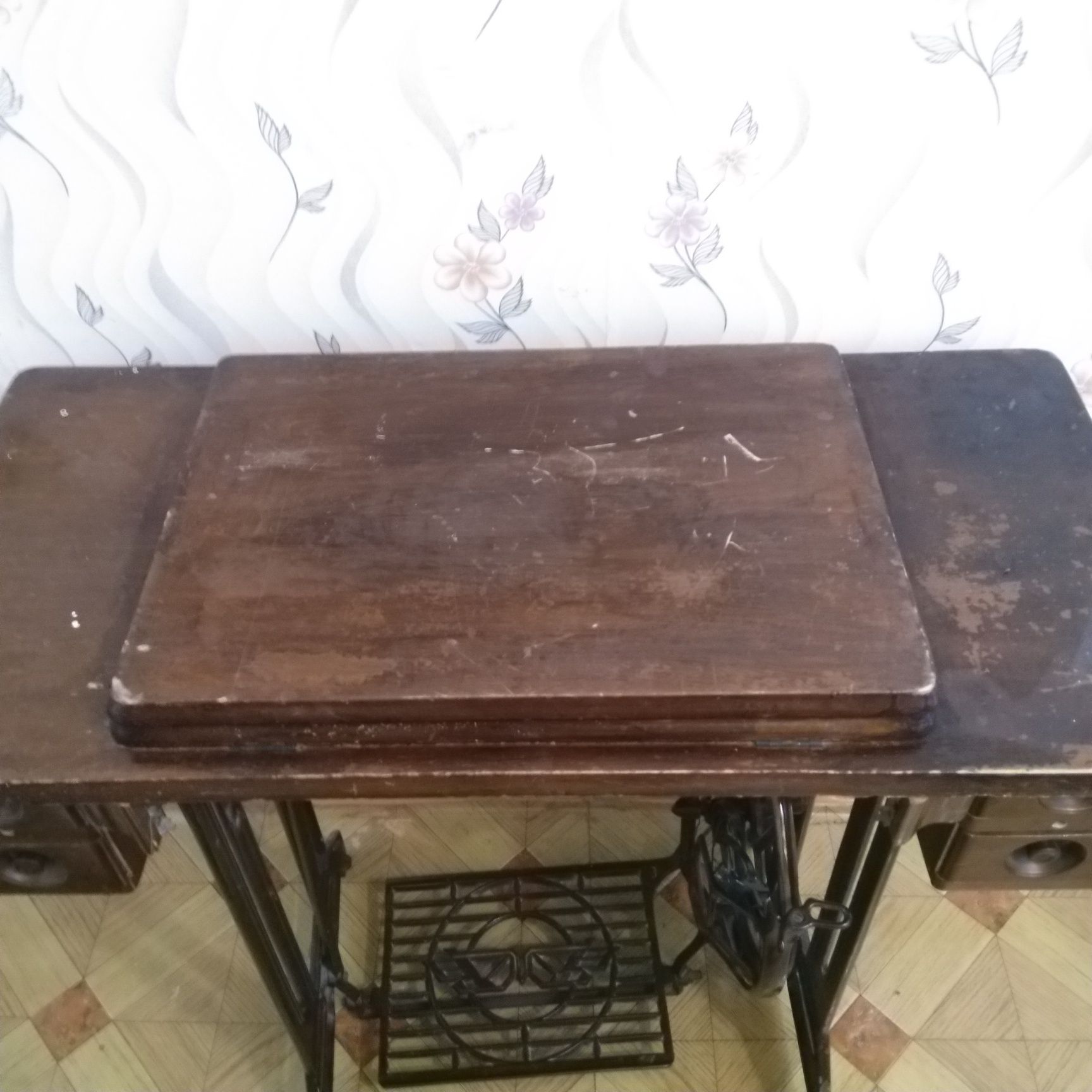 Продам швейную машинку