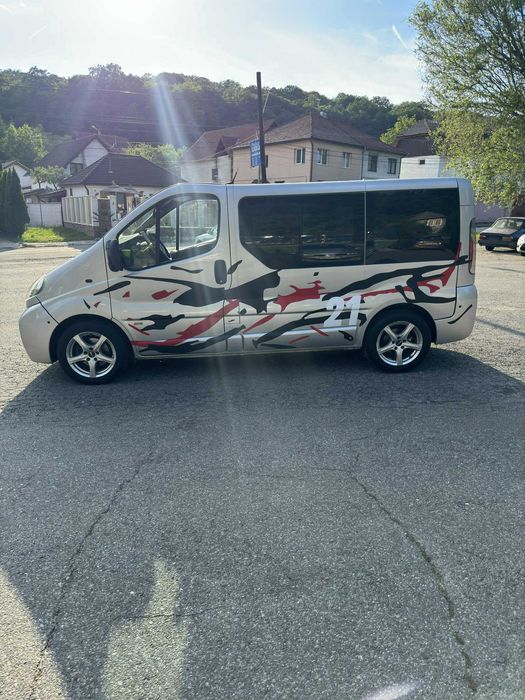 Opel Vivaro Life(westfalia) ,7 locuri ,2,5 Diesel