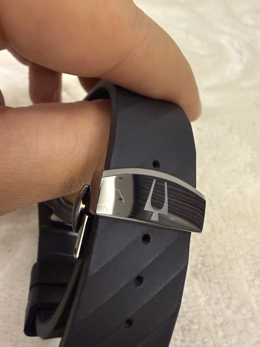 Часовник Bulova Curv Chronograph