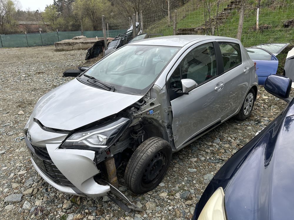 Toyota Yaris 2017 1.5 hybrid 100 кс НА ЧАСТИ!