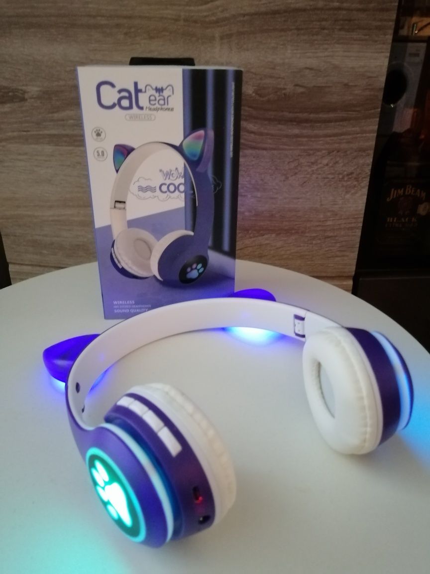Детски Слушалки - Светещи котешки уши  с микрофон AUX IN TF MP3 плейър